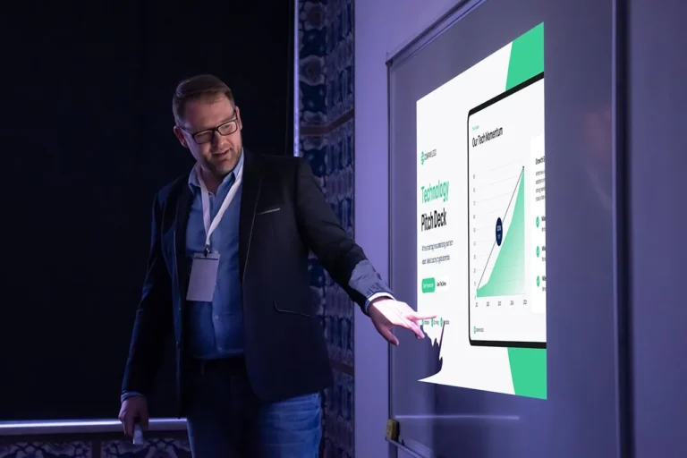 Tech pitch deck captivating investors
